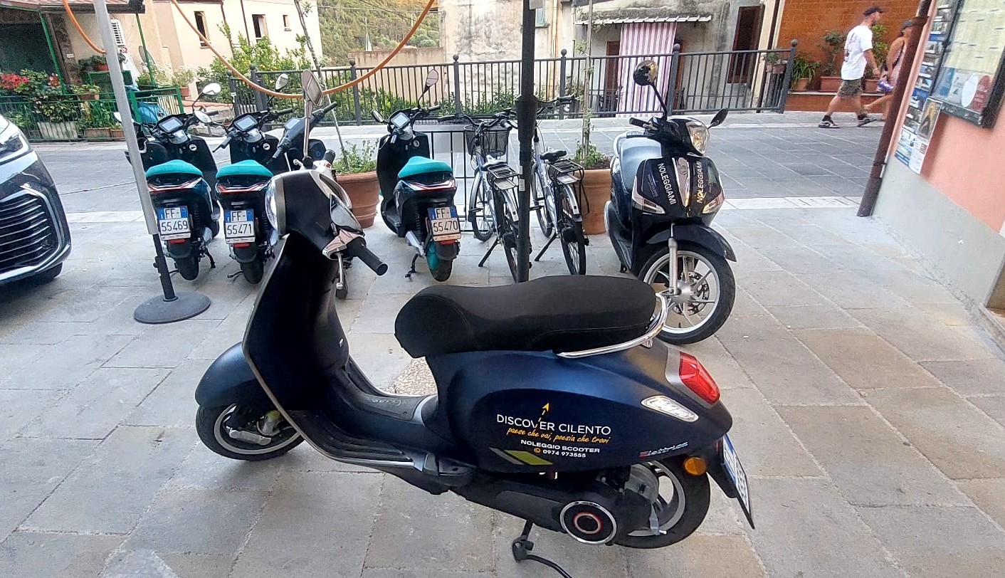 Vespa Primavera Electric disponibile a Palinuro e Marina di Camerota